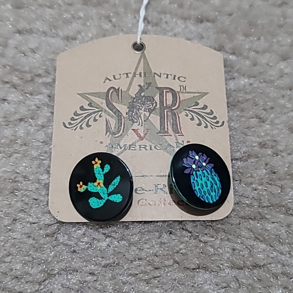 Saddle-Ridge  Cactus Buttons